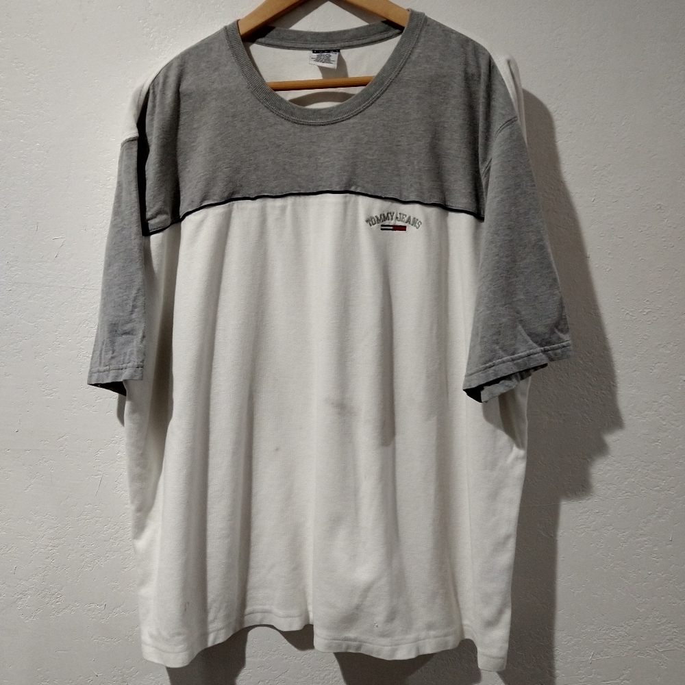 Vintage Tommy Hilfiger T-shirt